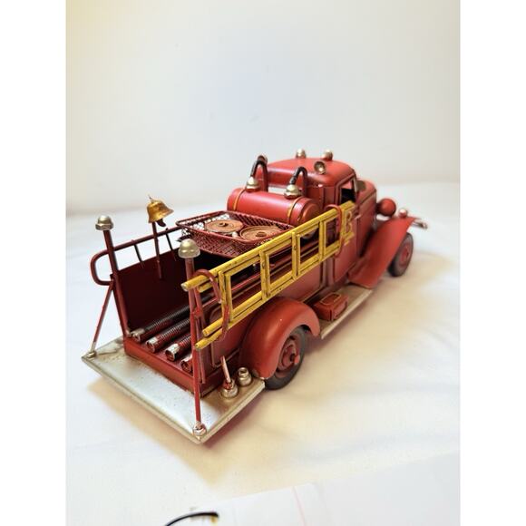 Metal Art 1930’s Fire Fighter Pumper Truck Home Decor - Picture 5 of 16